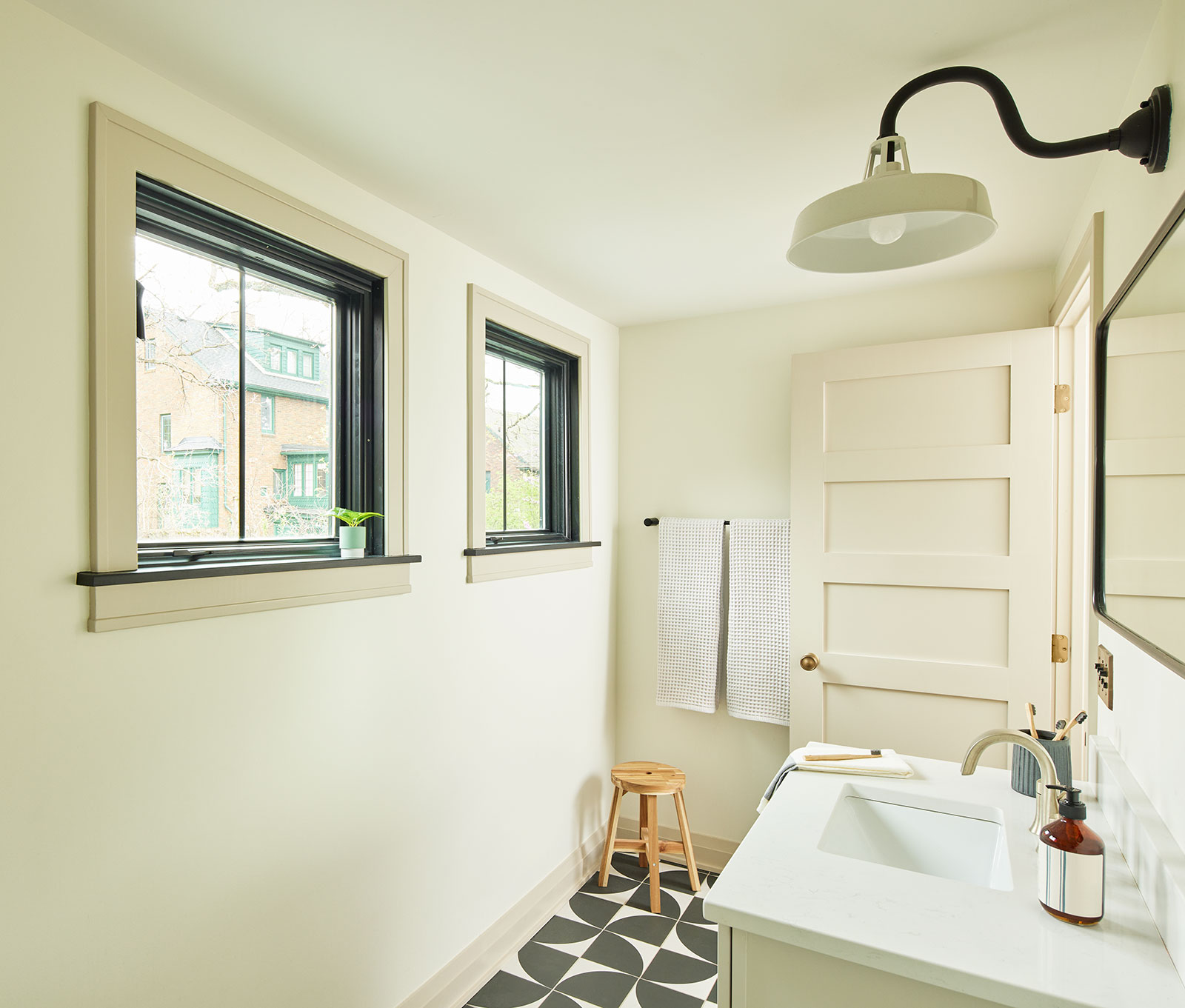 Awning windows in modern bathroom